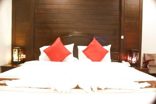 Baan Veerakit Hotel