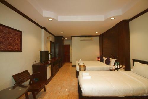Baan Veerakit Hotel