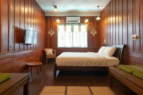 Hostal Ishome& Hashery