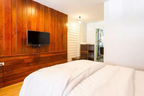 Hostal Ishome& Hashery