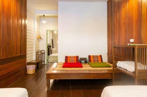 Hostal Ishome& Hashery