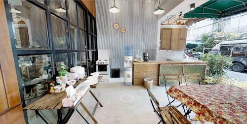 Hostal Ishome& Hashery