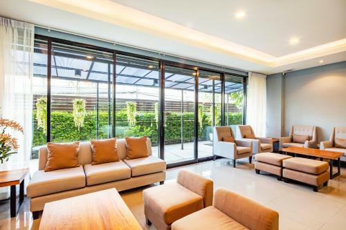 Livotel Hotel Kaset Nawamin Bangkok