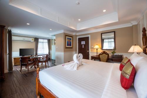 Hotel The Orchid House 153
