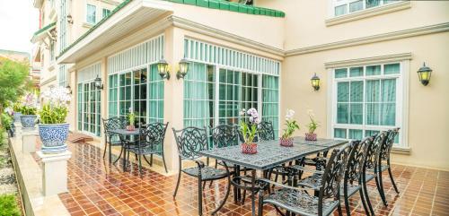 Hotel The Orchid House 153