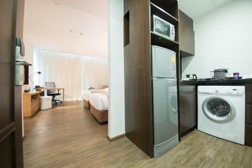 Civic Horizon Hotel & Residence