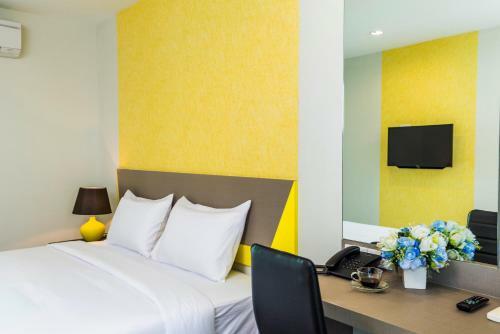 Zircon Hotel