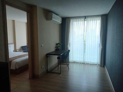 Aparthotel Ten Ekamai Suites By Aspira