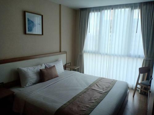 Aparthotel Ten Ekamai Suites By Aspira