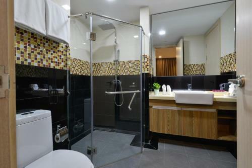 Aparthotel Ten Ekamai Suites By Aspira