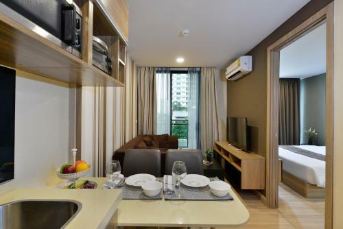 Aparthotel Ten Ekamai Suites By Aspira