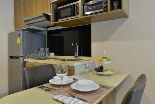 Aparthotel Ten Ekamai Suites By Aspira