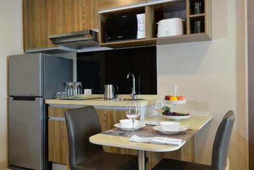 Aparthotel Ten Ekamai Suites By Aspira