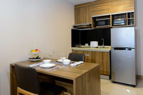 Aparthotel Ten Ekamai Suites By Aspira