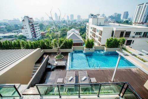 Aparthotel Ten Ekamai Suites By Aspira