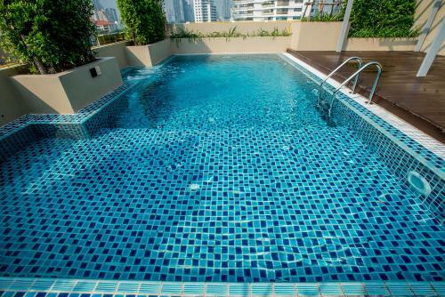 Aparthotel Ten Ekamai Suites By Aspira
