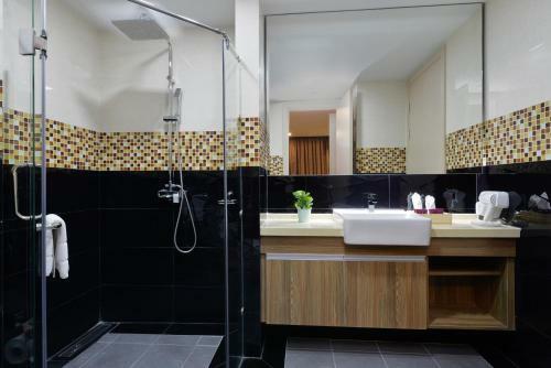 Aparthotel Ten Ekamai Suites By Aspira