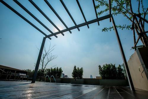 Aparthotel Ten Ekamai Suites By Aspira