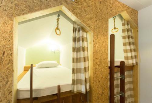 Barn & Bed Hostel