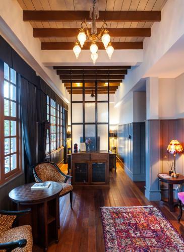 Hotel Bangkok Publishing Residence