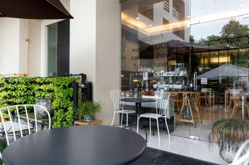 Hotel At 115 By Rompo