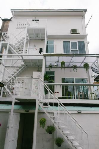 Diff Hostel