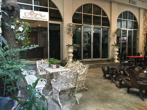 Hostal The Grand Palace Hostel