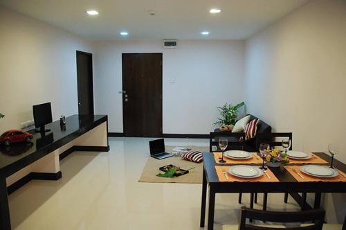 Hostal Mok Mek 72