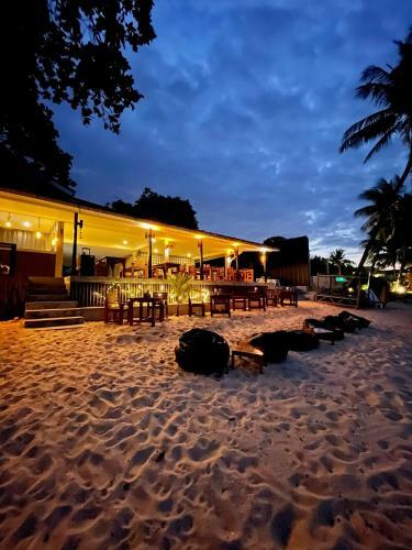 Hotel Pico Beach Bungalows & Resort