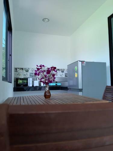The Hill Side Kamala Service Apartment