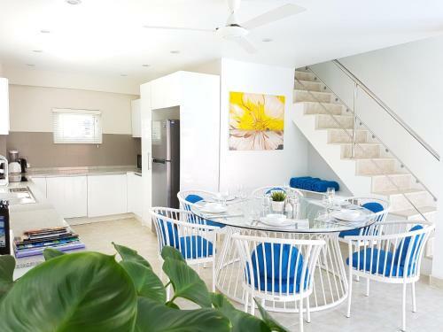 Apartamento Cosy 3 Bedroom Duplex W/ Private Pool Near Beach!