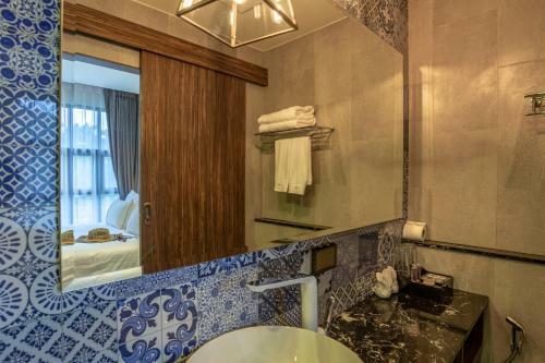 Hotel Surin Beach Residence