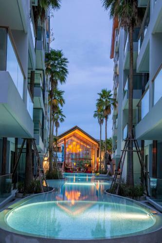 Hotel Surin Beach Residence