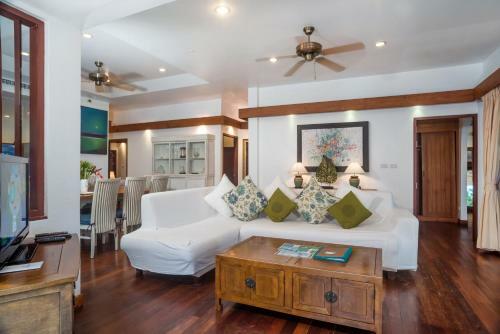 Beachfront Villa Baan Chaai Haat 4br