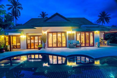 Beachfront Villa Baan Chaai Haat 4br