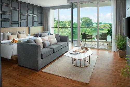 Hotel Wyndham Grand Nai Harn Beach Phuket