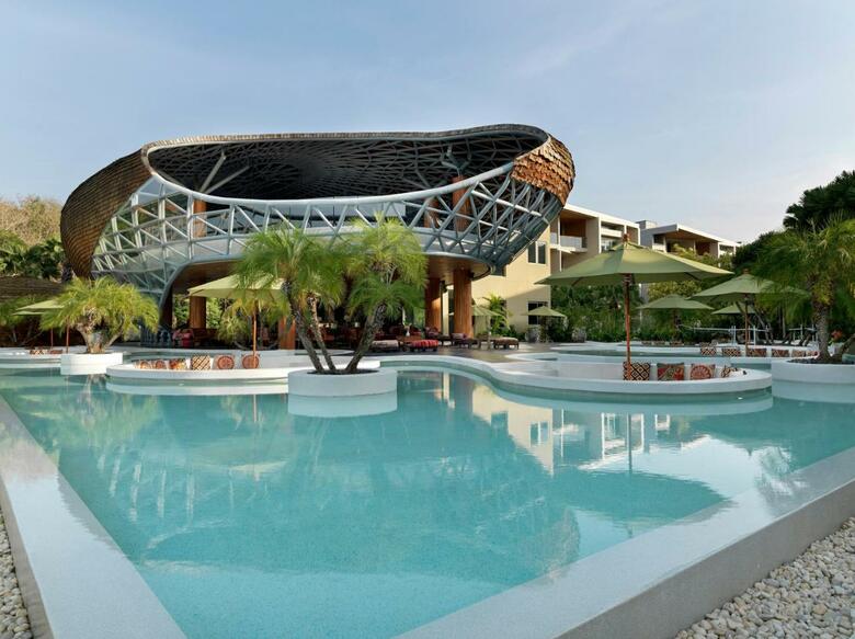 Hotel Wyndham Grand Nai Harn Beach Phuket