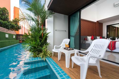 Hotel The Thames Pool Access Resort & Villa