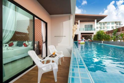 Hotel The Thames Pool Access Resort & Villa