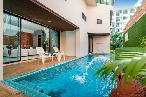 Hotel The Thames Pool Access Resort & Villa