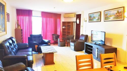 Sea View 1 Bed Apartment