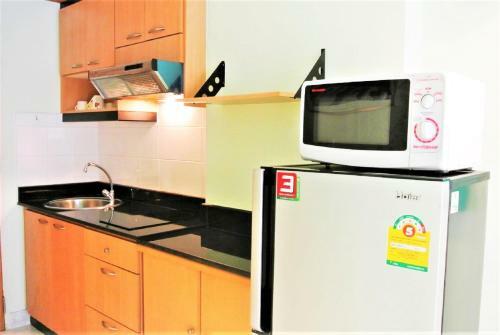 View Talay 1b Pattaya Popular Complex Large Pool Modern Studio Apartment