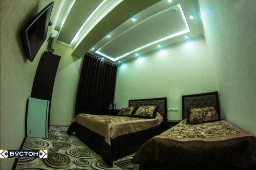 Hotel Buston
