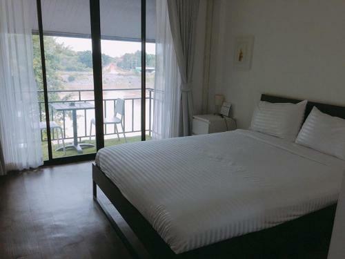 Hostal Baan Khun Nine