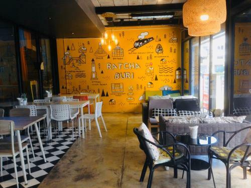 Hostal Baan Khun Nine