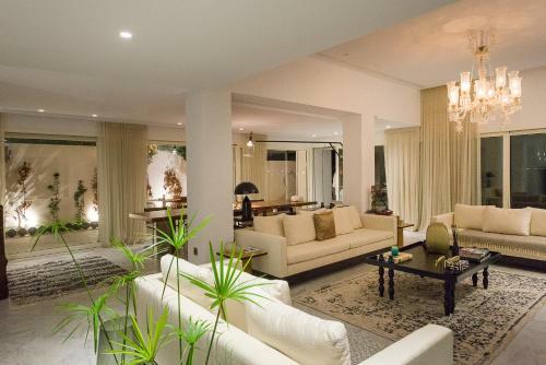Hostal Maison Dedine