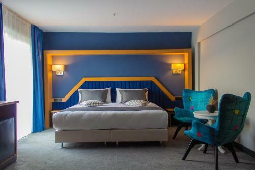 Roof 264 Hotel & Suites