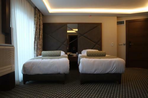 Q Hotel