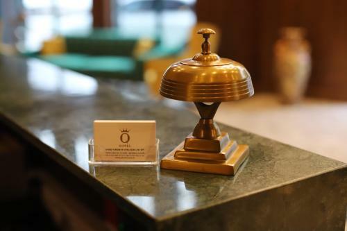 Q Hotel
