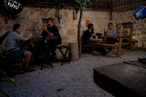 Kuyu Beergarden Hostel